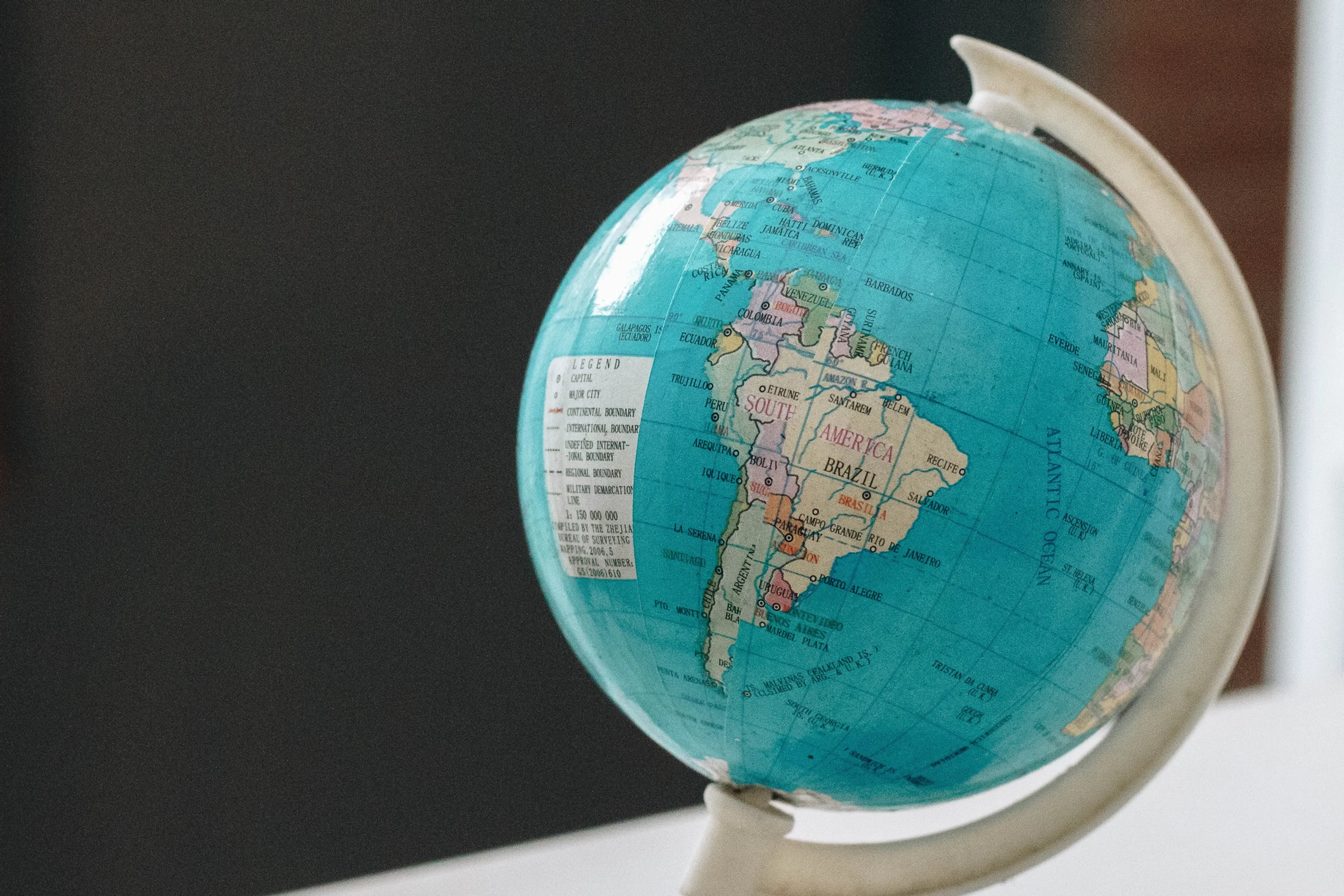 Bilingual and Bicultural Developers: How Language and Culture Shape Successful Software Development
